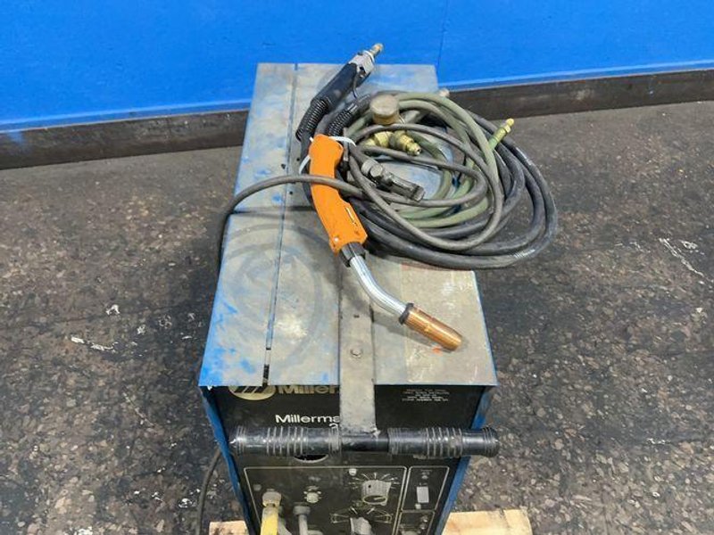 MILLER 200 A WELDER  -  MILLERMATIC 200