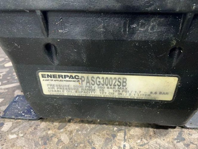 ENERPAC 5000 PSI / 350 BAR TURBO II HYDRAULIC AIR PUMP  -  PASG3002SB