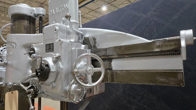 CARLTON 4′ ARM X 11″ COLUMN RADIAL ARM DRILL USED