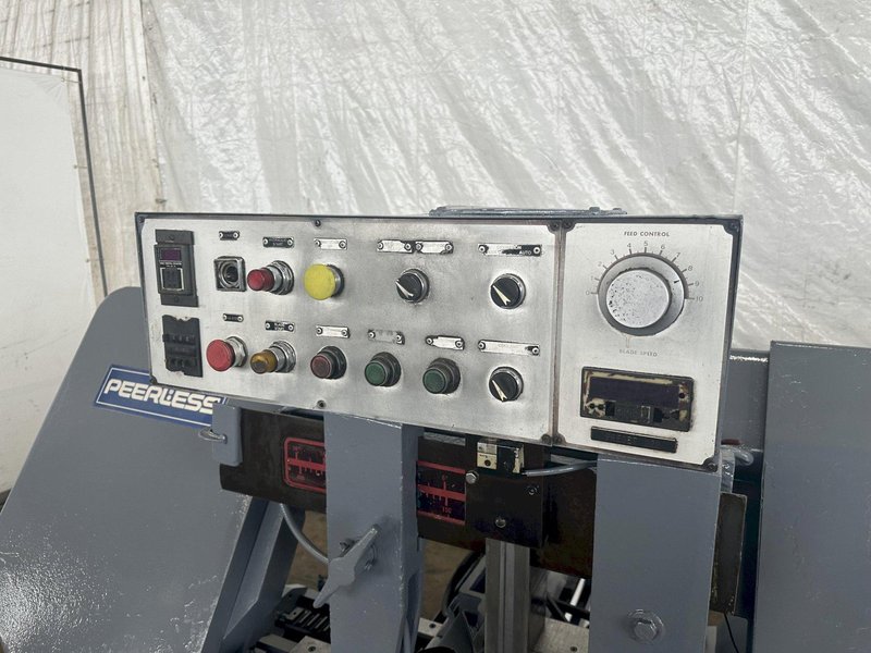 13" X 16" PEERLESS HB1316A HORIZONTAL BAND SAW W/ 10' INFEED AND 20' OUTFEED CONVEYOR. STOCK # 1164323.