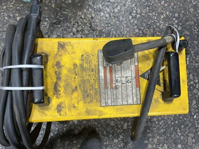 Esab 60 Amps Plasma Cutter - Pcm-875