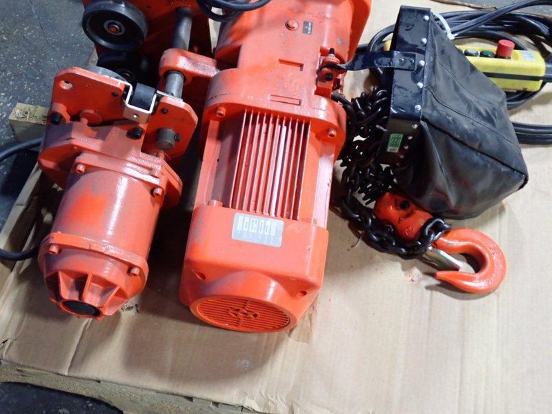 BISON LIFTING EQUIPMENT 2 TON ELECTRIC HOIST  -  HHBDSK02-01D+WPC02D