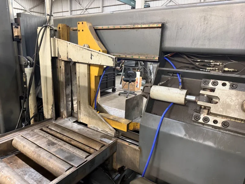 Used 2006 Hyd-Mech 22" x 22" automatic dual column horizontal bandsaw model H-22A