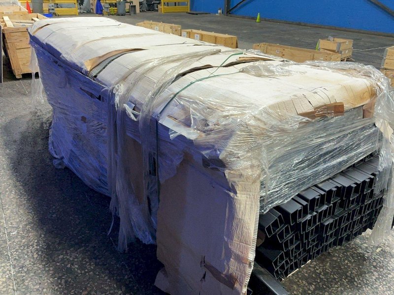 SIEMENS PLASTIC WIRE COVERS  -  GP374406