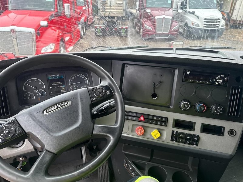 2019 Freightliner Cascadia 126 3AKJHHDR9KSKE4230