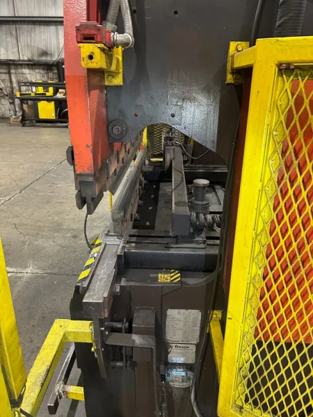 50 TON AMADA RG50 CNC HYDRAULIC PRESS BRAKE: YOBRO #24848