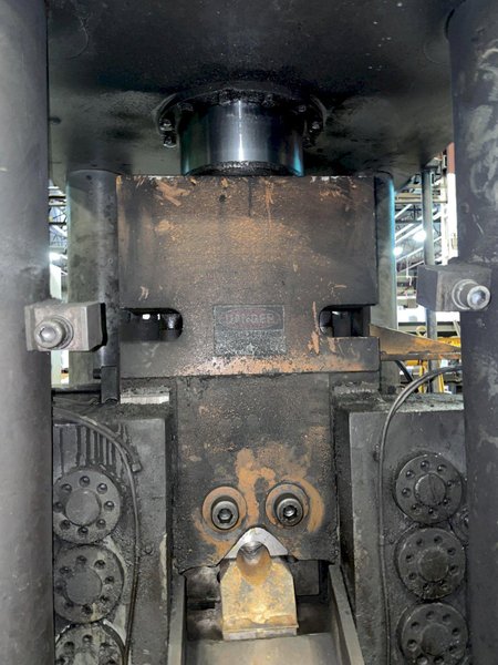 5" AMD MODEL #530-2230 AUTOMATIC HYDRAULIC BAR &amp; BILLIT SHEAR WITH 20' AUTO FEED STOCK #3051