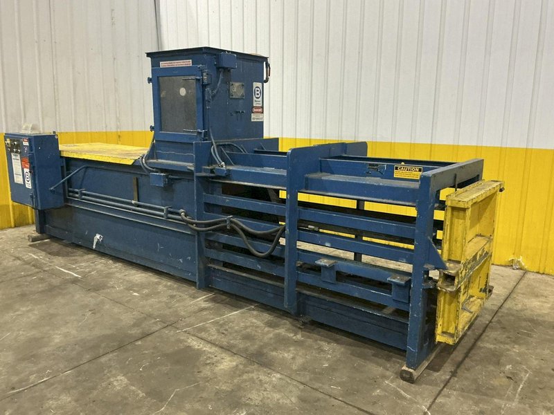 30" X 36" X 72" BALEMASTER CLOSED DOOR HORIZONTAL HYDRAULIC BALER: YOBRO #24585