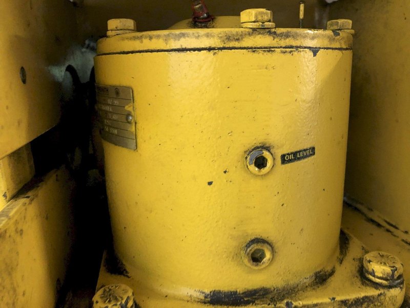 20,000 LB 10 TON BRADLEY MOTORIZED ROTAION COIL GRAB CLAW TYPE LIFT: STOCK #15816