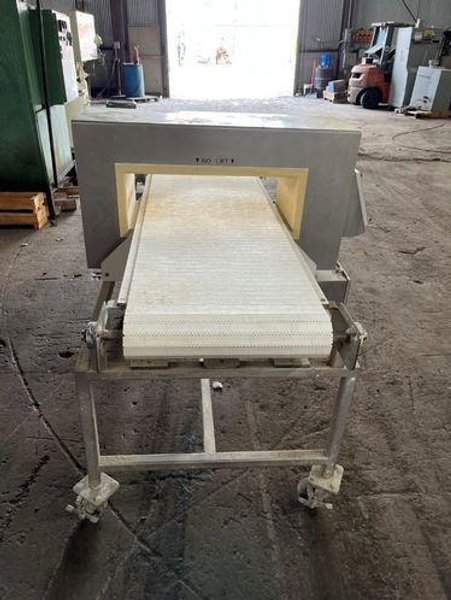 ERIEZ Metal Detector, Model EZ-5  -  EZ-5