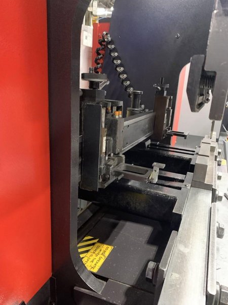 35 Ton x 4′ Amada RG-35S Hydraulic Press Brake, 1993