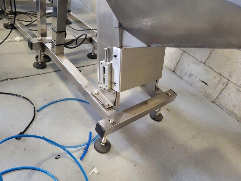 Sinoped Automatic Capping Machine, Capable of Pump Cap/Plunger Application, 2020