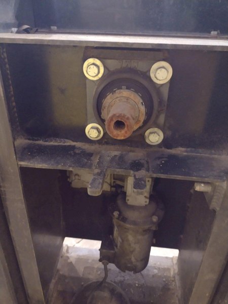 1,250 LB STINGER MODEL #P-1250 PIPE WELDING POSITIONER WITH 30" GRIPPER CHUCK : YOBRO #25215