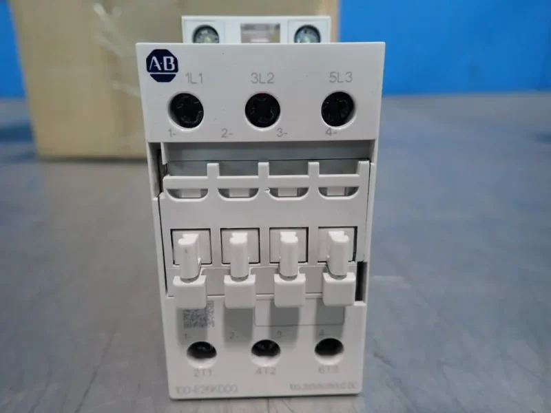 ALLEN-BRADLEY CONTACTOR  -  100-E26KD00