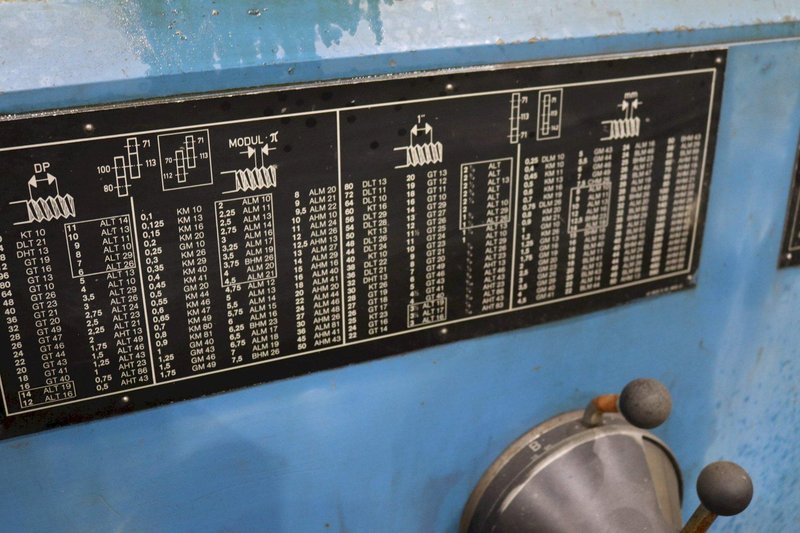 33" X 168" HAMBURG ENGINE LATHE: STOCK #72800