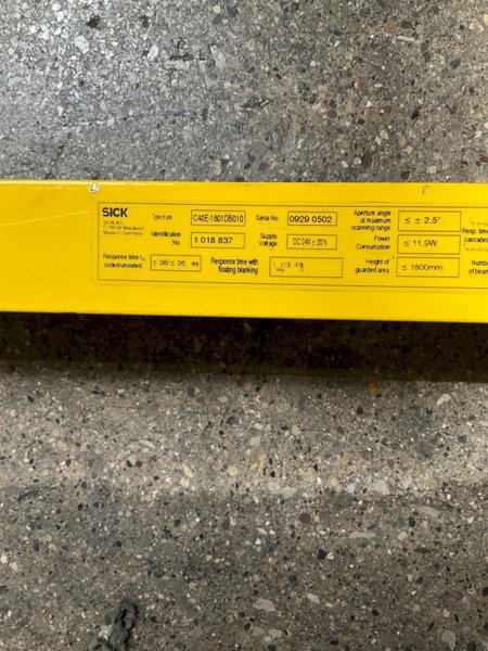 SICK C40E-1801DB010 SAFETY LIGHT CURTAIN EMITTER USED