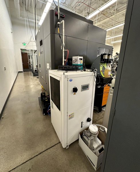 GF Mikron Mill E 800 Vertical 3-Axis Machining Center 2021 With Chiller, Coolant Tank, Chip Conveyor, 20k RPM Step-Tec Motor Spindle, Laser Tool Measuring System, Lift-up Chip Conveyor, Infrared Touch Probe, Glass Scales