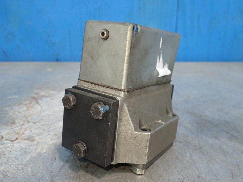 MOOG VALVE  -  062-321