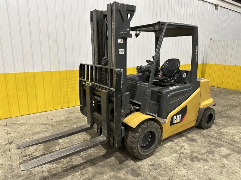 11,000 LBS CAT MODEL #2ET11000 ELECTRIC FORKLIFT, NEW 2019: STOCK #22687