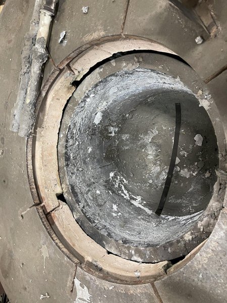 Hiteq portable electric resistance furnace system s/n 2402 with 75kw transformer rated at 75kva, 240x480 high volts, 120/240 low volts, single phase, and controls, crucilbe inside 21&quot; x 23&quot; deep id, looks to be approx. 250# aluminum capacity