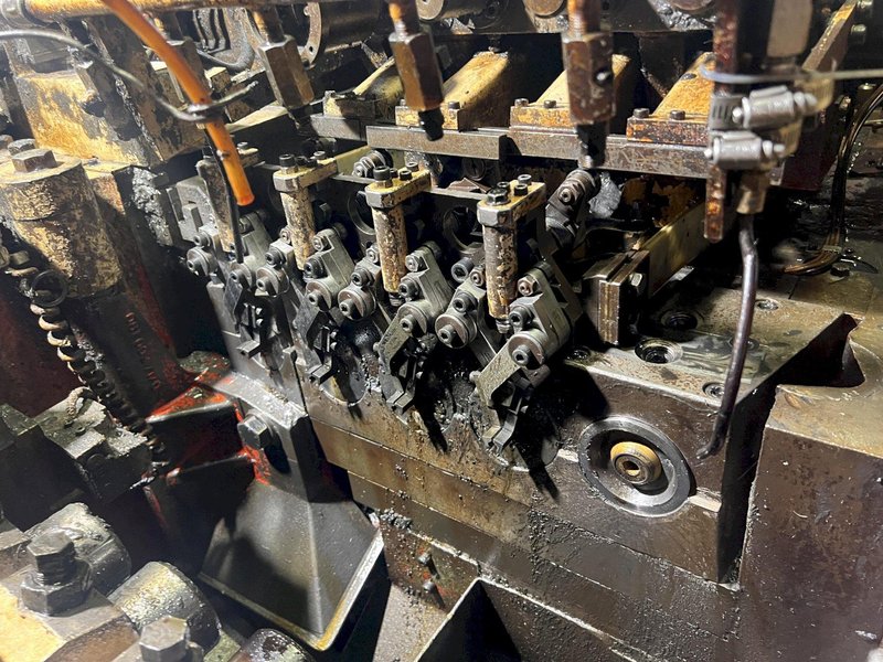 Nedschroef Model NH416 4 Die Progressive Heading Machine