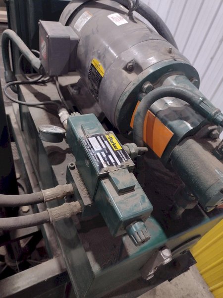 60" X 30" X 48" MASTER COMPACTION MCAIN EPCO MODEL #E-11 VERTICAL HYDRAULIC CARDBOARD BALER: YOBRO #25801