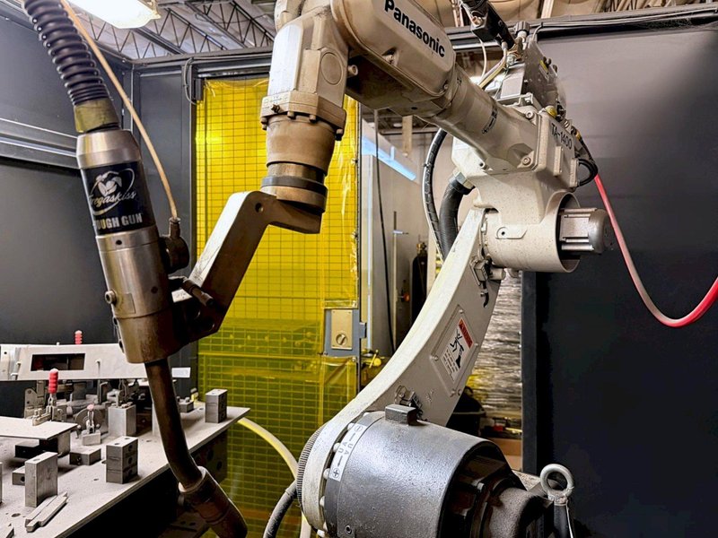 Miller PerformArc PA750S Robotic Welding Cell
