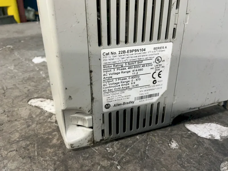 ALLEN BRADLEY 7.5 HP AC DRIVE  -  22B-E9P9N104