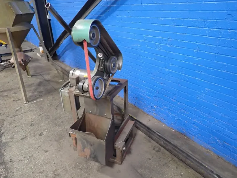 BURR KING 2 HP BELT GRINDER  -  760