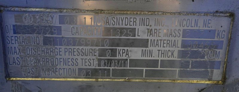 SNYDER INDUSTRIES SUPERTAINER 350 GALLON IBC TANK USED