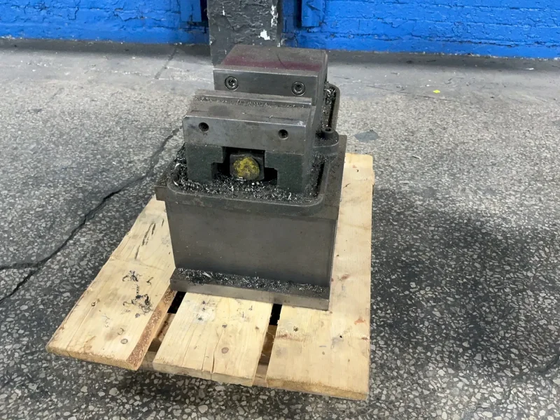 KURT MFG. CO. 6” PRECISION MACHINE VISE ON RISER BLOCK  -  D675