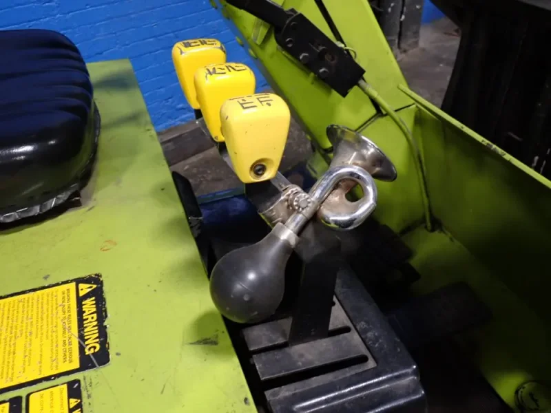 CLARK 2475 LBS ELECTRIC FORKLIFT  -  TW15S