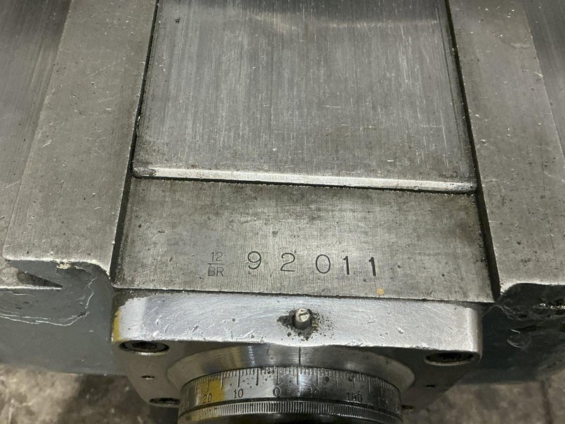 1.5 HP BRIDGEPORT VERTICAL MILL W/ POWER FEED: YOBRO #26042