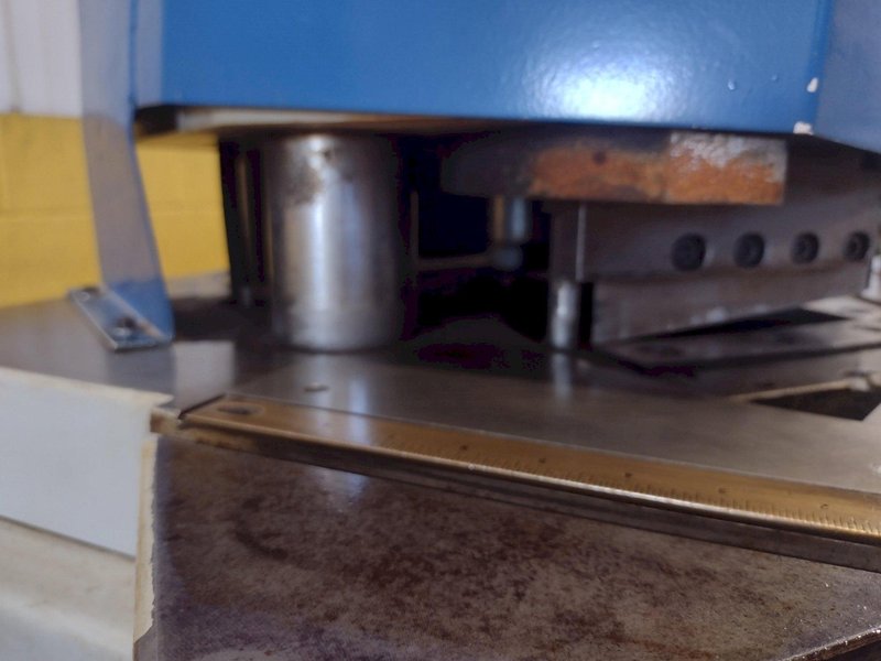8&quot; x 8&quot; DURMA HYDRAULIC NOTCHER: STOCK 16438