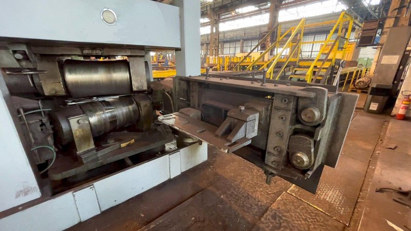 FARMER NORTON No. 4V-2M TWO ROLL STRAIGHTENING MACHINE