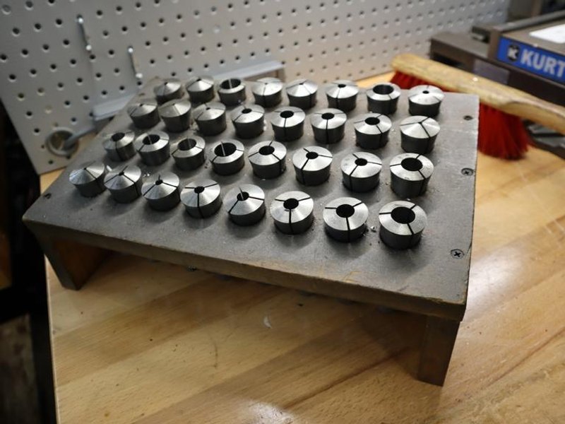 R8 Collets with Divider Stand- Auction Item