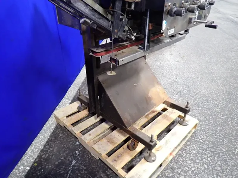E-pak Machinery  3 Spindle Capper