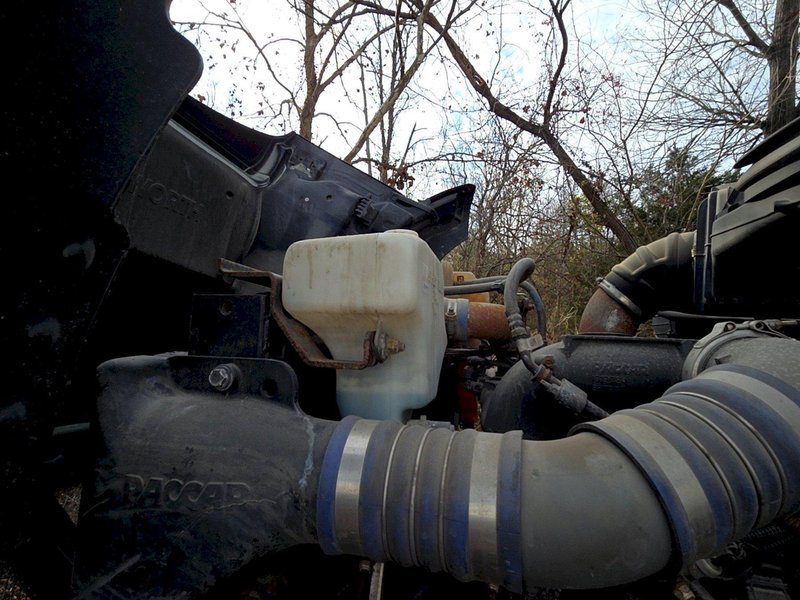 Kenworth T680 Sleeper Truck, 2015 – PACCAR MX-13, Automated Transmission, 76″ Sleeper