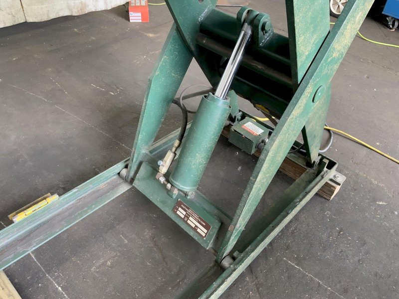 2000 LB 72" X 36" SOUTHWORTH HYDRAULIC SCISSOR LIFT TABLE: STOCK #81185