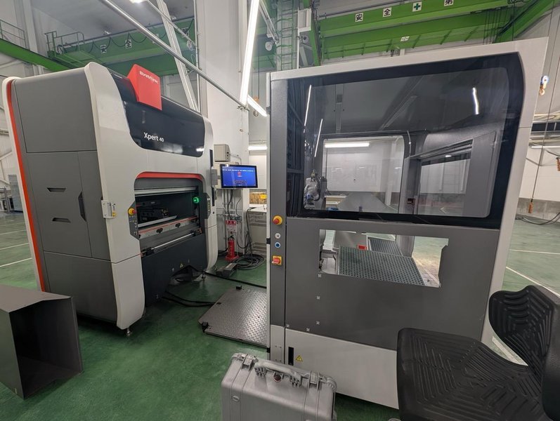 44 Ton x 3.5′ Bystronic Xpert 40/1030 CNC Hydraulic Press Brake, 2019 – w/ KUKA KR10R1100 Robot, 6 Axis Backgauge