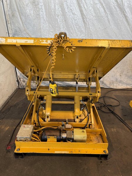 4,000 LB VESTIL HYDRAULIC TILT TABLE. STOCK # 1000825.