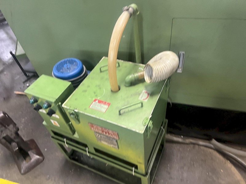 Dah-Lian Model NF 17B-6S Six Die Nut Forming Machine