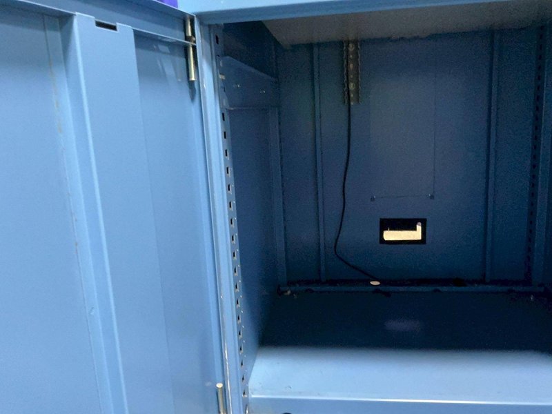 LISTA COMPUTER CABINET