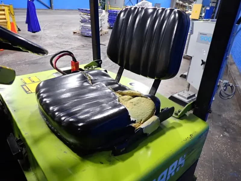 CLARK 2475 LBS ELECTRIC FORKLIFT  -  TW15S