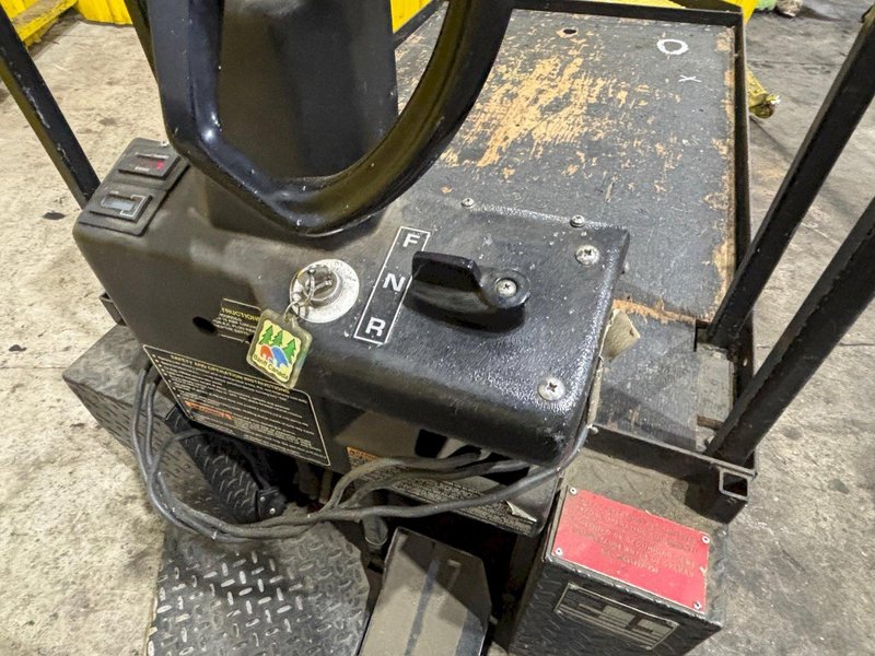 24 VOLT EZ-GO MODEL XI-640 TEXTRON CHASER/TUGGER CART #35: YOBRO #24633