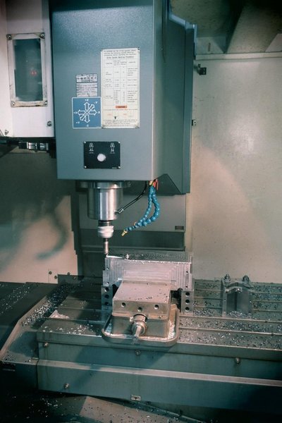 YCM NDV102A CNC VMC; 15K RPM, Trls: 40x 23.6x 23.6, Big Plus CAT 40, Die Mold, Fanuc MXP200FB, 30HP, New 2011 (Low Hours)
