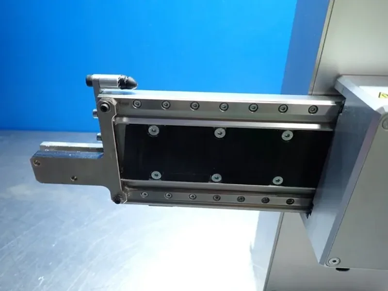 OMRON ACCURAX LINEAR MOTOR PICK &amp; PLACE SYSTEM  -  R88L-ES-PM-C110-B300-0001