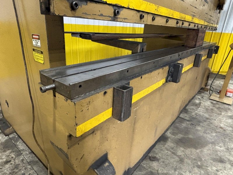 325 TON X 12' STANDARD INDUSTRIAL HYDRAULIC PRESS BRAKE NEW 2003 FLOOR STANDING NO PIT: YOBRO #23963