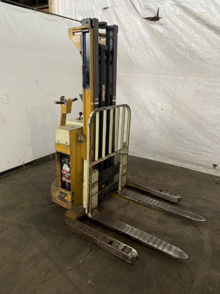 4000 LB. YALE ELECTRIC WALK BEHIND FORKLIFT. STOCK # 1060923.