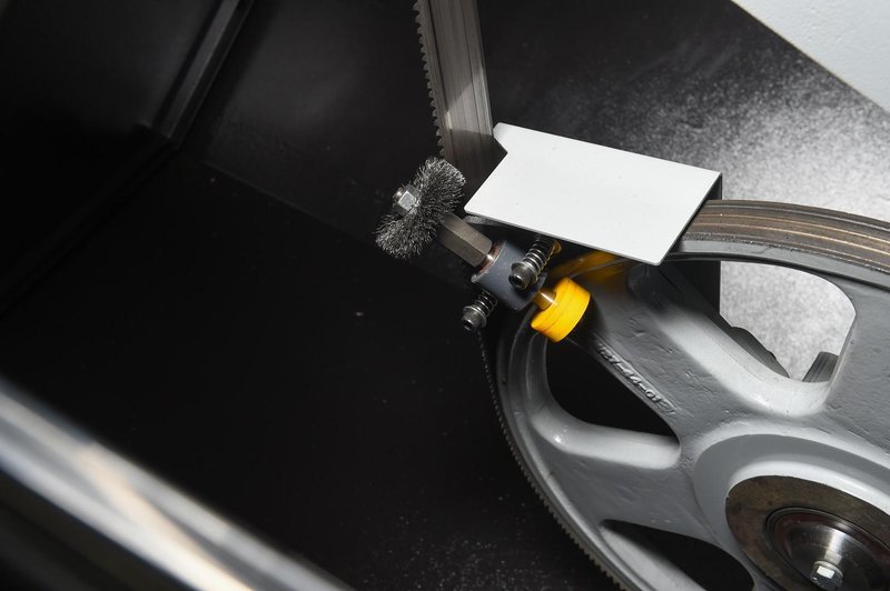 NEW - 30"H x 25"W HYD-MECH V-25 SEMI-AUTOMATIC VERTICAL TILT FRAME BAND SAW